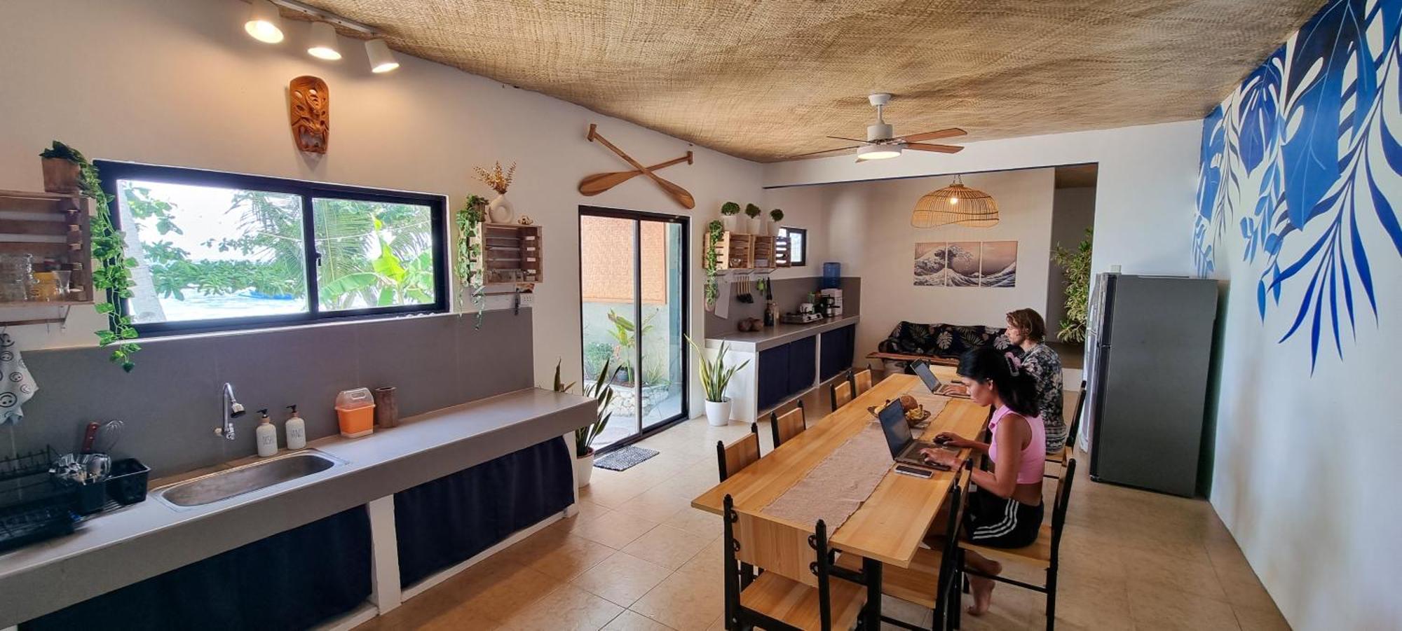 הוסטל סאן ג'ואן Blue House Backpackers Siquijor מראה חיצוני תמונה