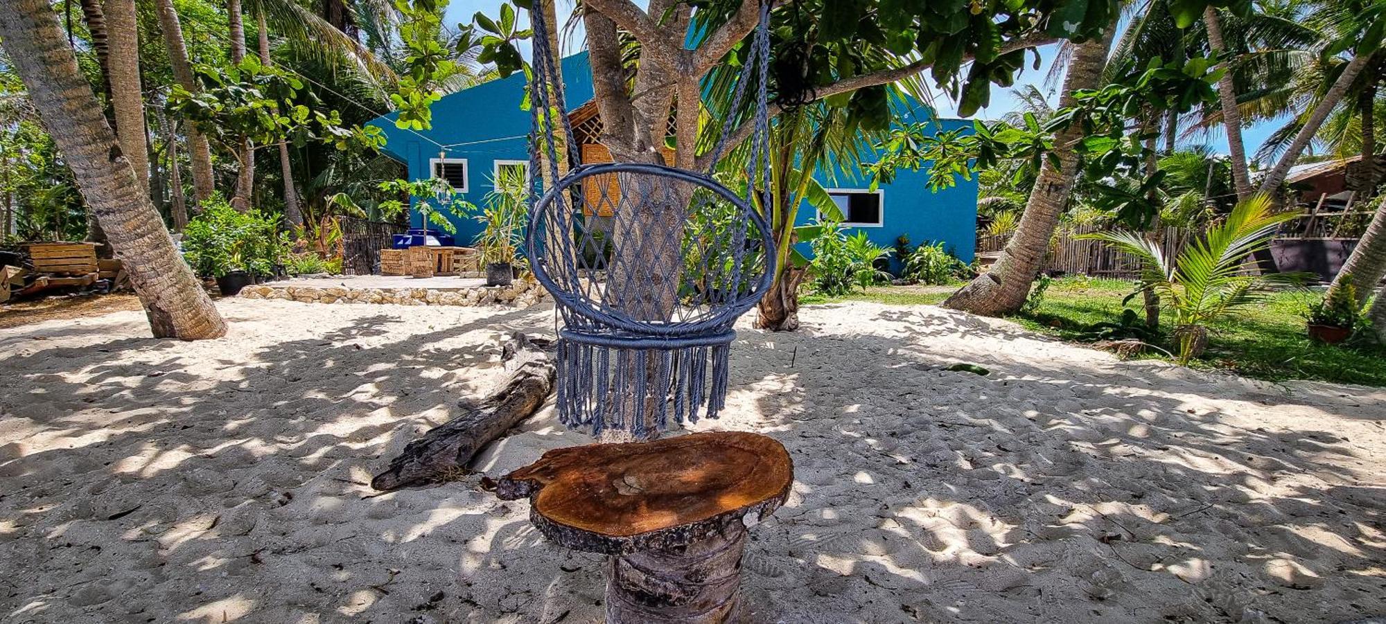 הוסטל סאן ג'ואן Blue House Backpackers Siquijor מראה חיצוני תמונה